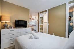 6718 Omaha UNIT B - Image 2