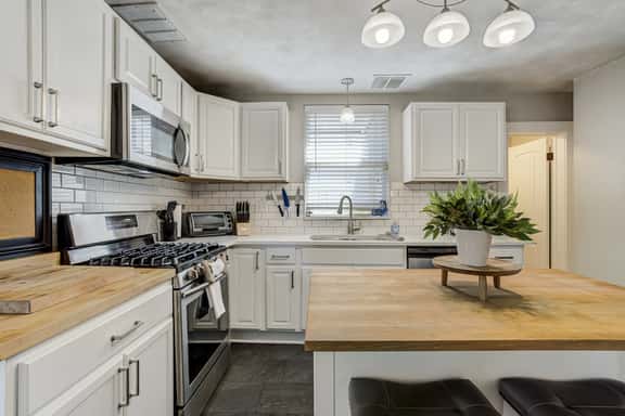 542 E Platte - Image 1
