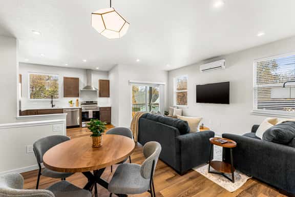 513 S El Paso - Image 1