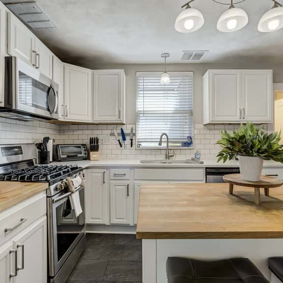 542 E Platte - Image 1