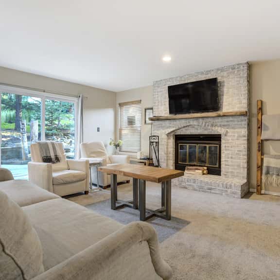 785 Popes Valley - Image 1