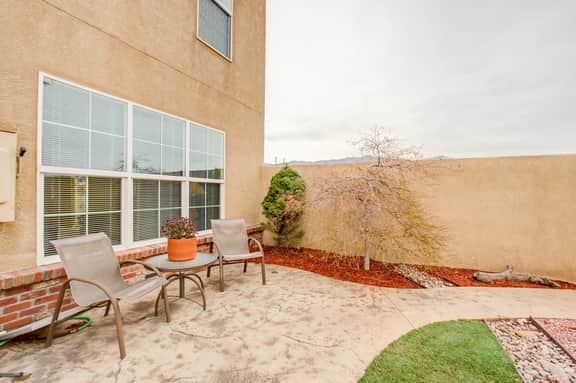224_100 Writers Way - Image 4