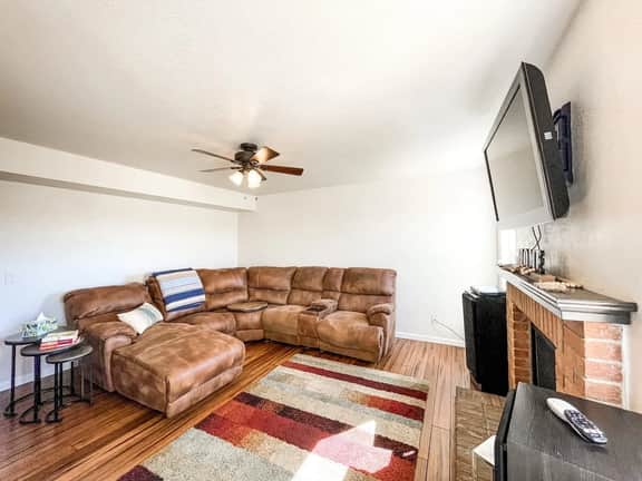 1040 Pond Side - Image 2