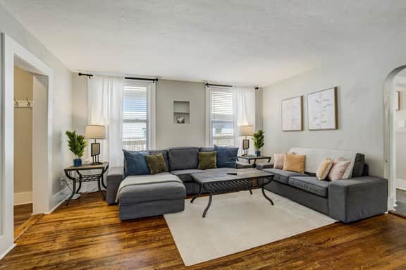 542 E Platte - Image 3