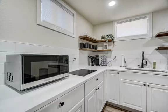 217 W Taylor Unit 2 - Image 3