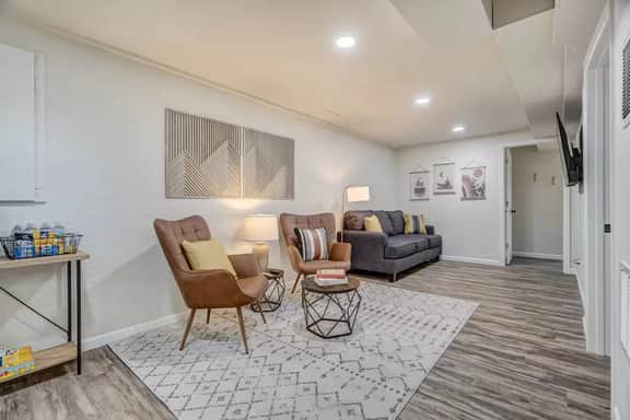 217 W Taylor Unit 2 - Image 5