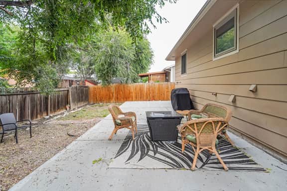 730 Beldon - Image 2