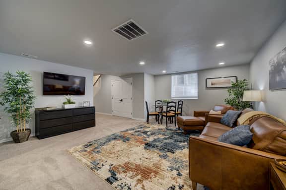 5726 Heathland - Image 5