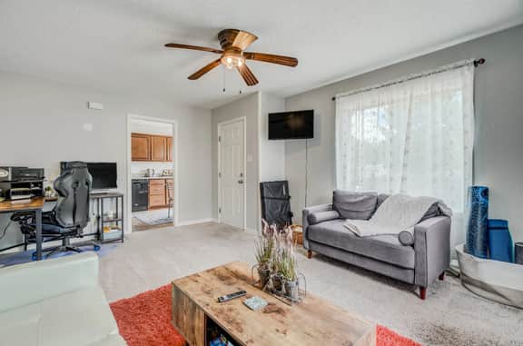 1017 E Uintah - Image 3